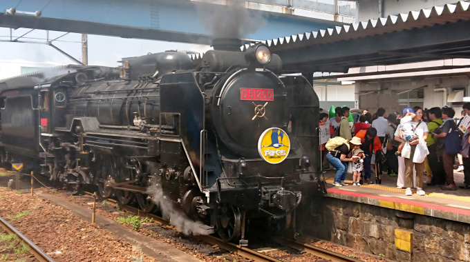 Enjoy riding on the ＳL “Yamaguchi” steam locomotive and strolling in Tsuwano