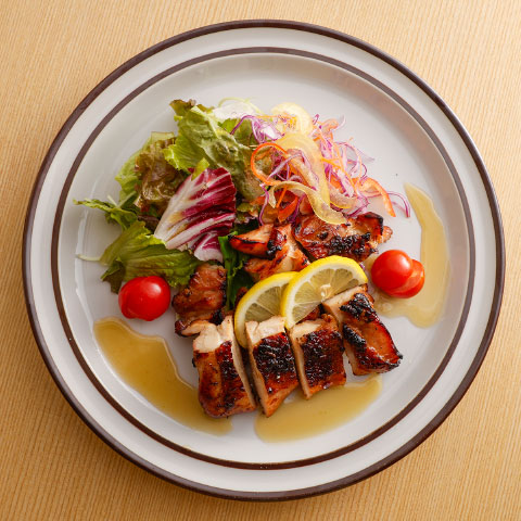 牛串とらまめともつ鍋こ豆 湯田店/夏みかん香る長州鶏 炭火焼きチキンステーキ