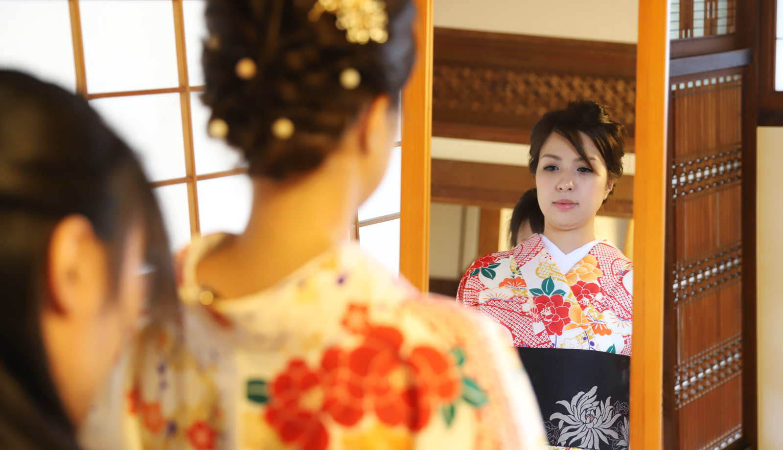 Pasea en kimono por Yamaguchi