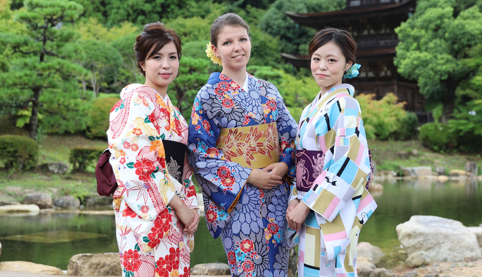 Pasea en kimono por Yamaguchi